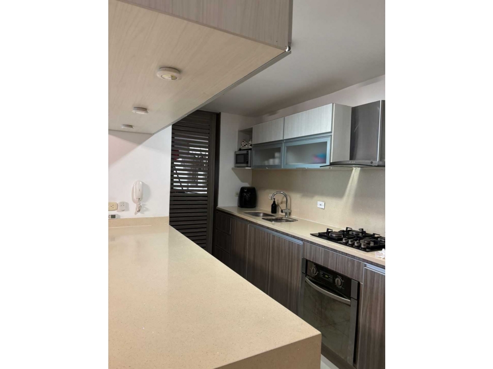 ARRIENDO APTO VILLACAROLINA PISO 7 ESTRATO 4+CUARTO DE SERVICIO 105 MT — foto 2