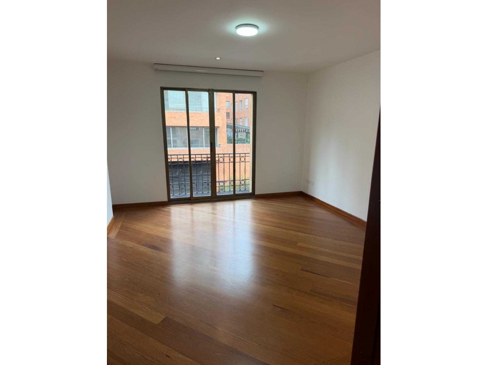 ARRIENDO APTO 3 HABITACIONES CHICO — foto 4