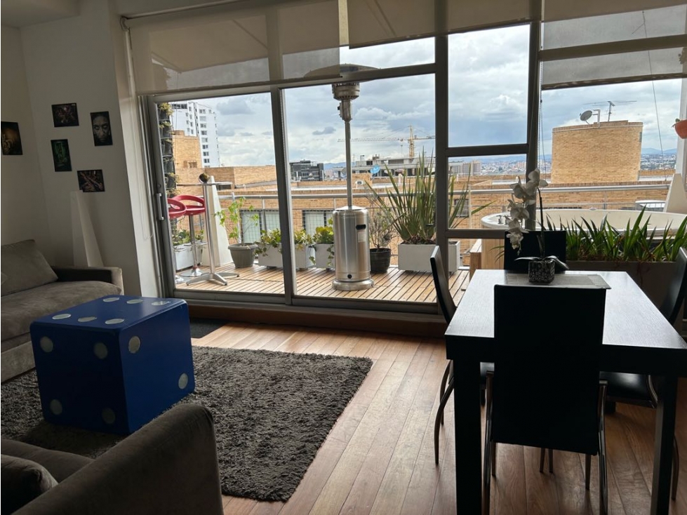 ARRIENDO APTO AMOBLADO 2 ALCOBAS. ROSALES. TERRAZA. VISTA. — foto 2