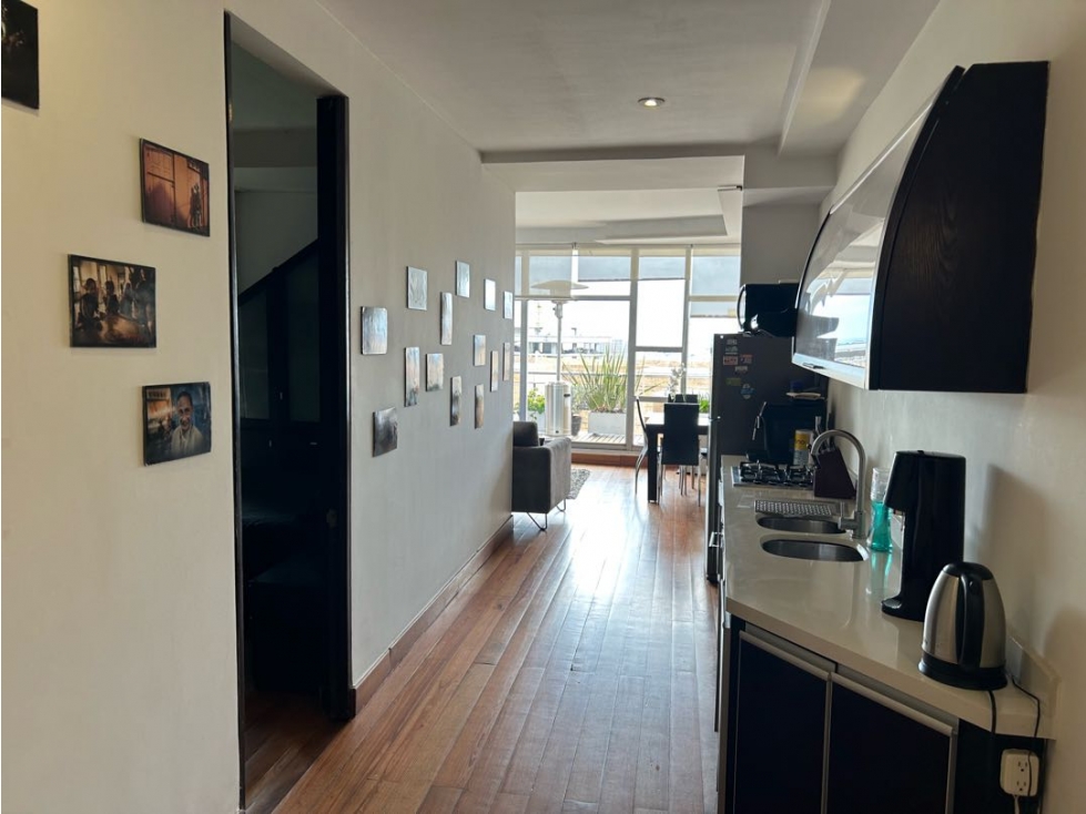ARRIENDO APTO AMOBLADO 2 ALCOBAS. ROSALES. TERRAZA. VISTA. — foto 3
