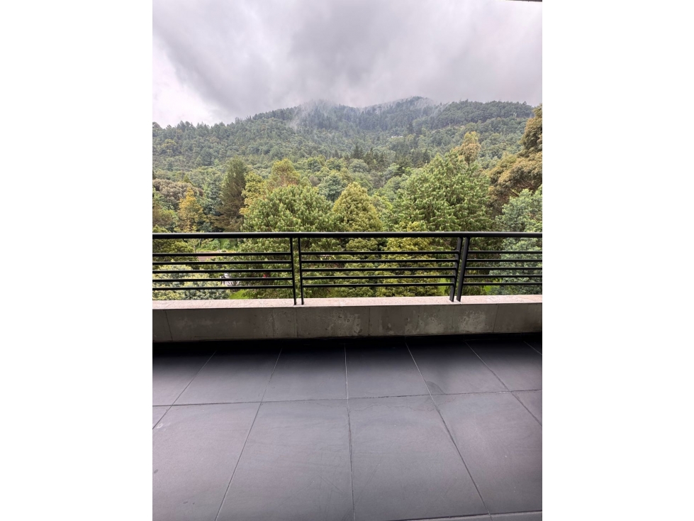 Arriendo apto con terraza y vista en chico reservado — foto 4