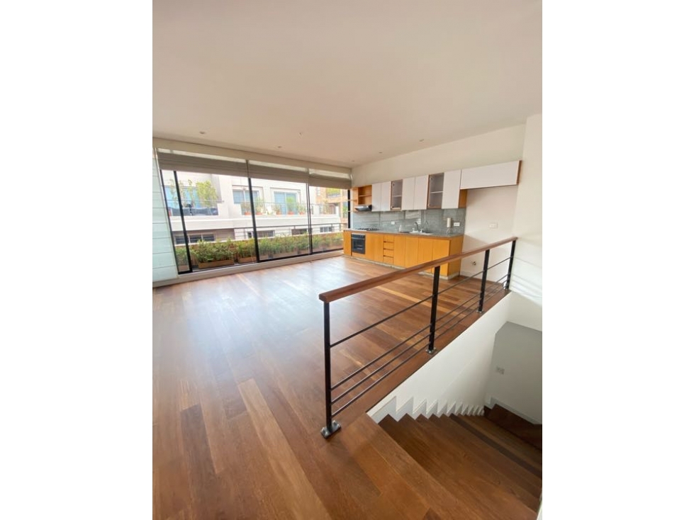 Arriendo apto duplex moderno en la Cabrera con balcón