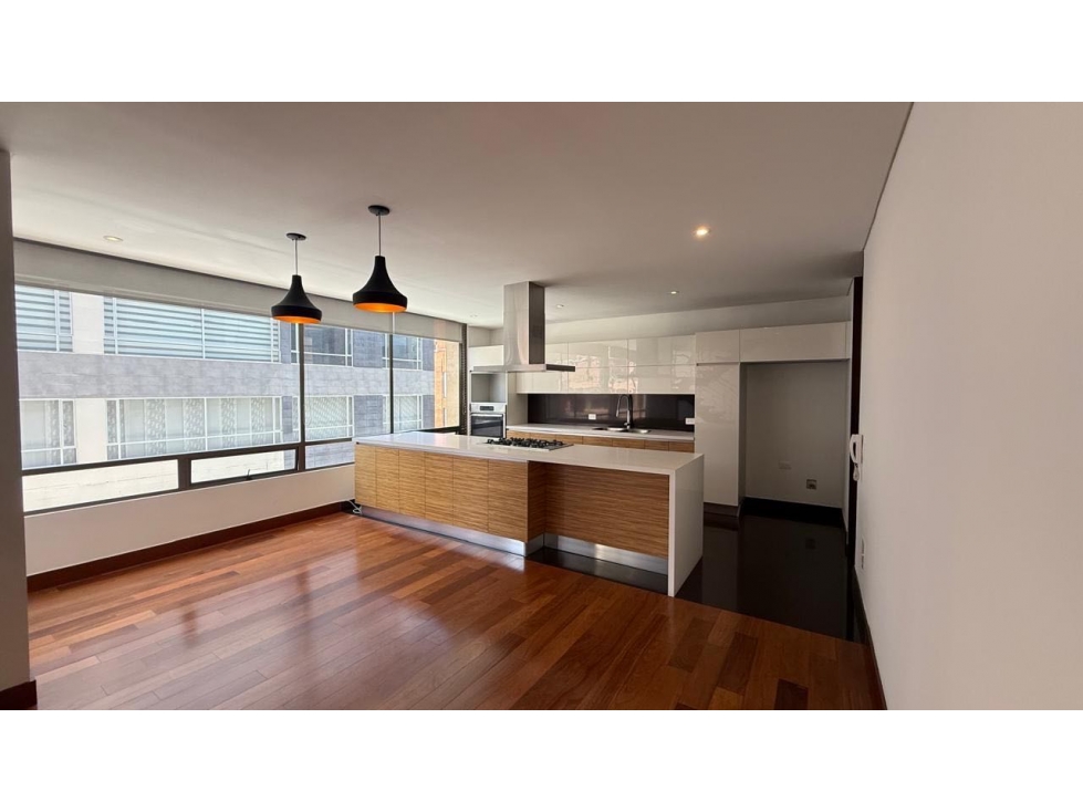 Arriendo apto en Chico norte III 176 m2 club house