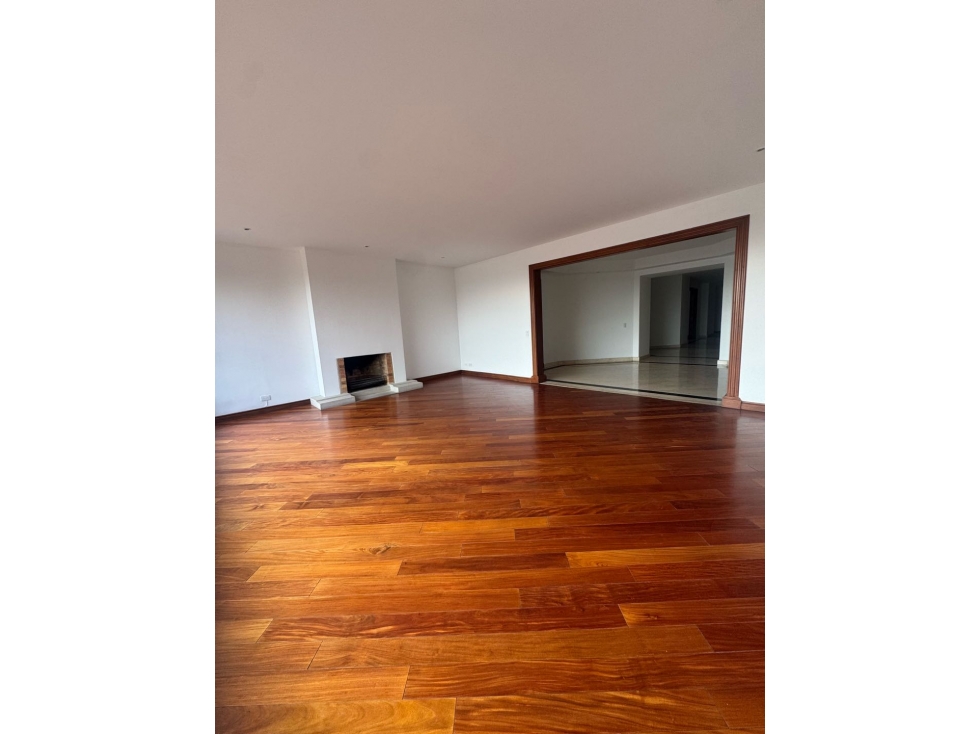 Arriendo apto exclusivo Santa Bárbara Alta 4 alcobas con baño terraza — foto 4