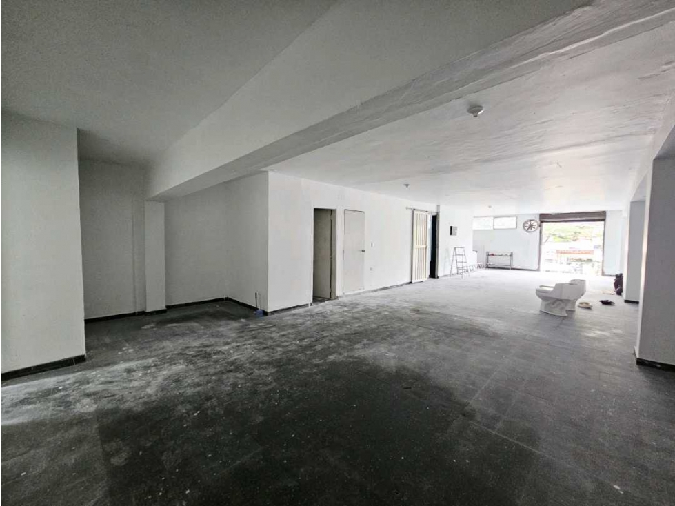 ARRIENDO BODEGA 2do PISO. AVENIDA GUAYABAL