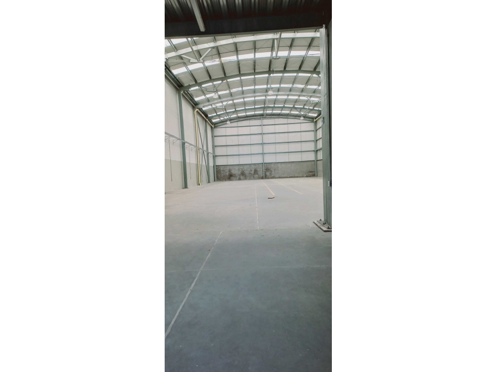 ARRIENDO BODEGA CELTA - 3