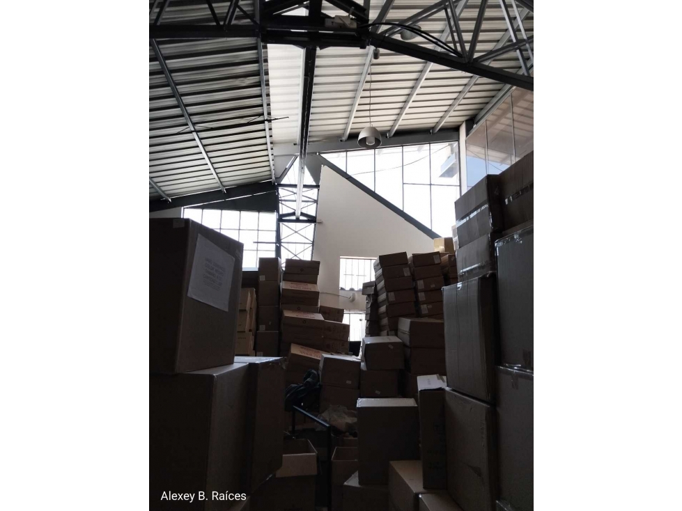 ARRIENDO BODEGA, AV. ELOY ALFARO - MOLINEROS, NORTE QUITO - 2