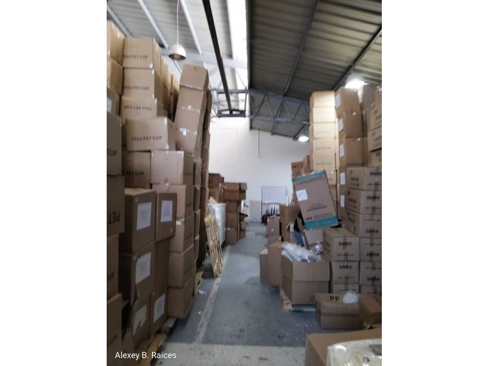 ARRIENDO BODEGA, AV. ELOY ALFARO - MOLINEROS, NORTE QUITO - 3