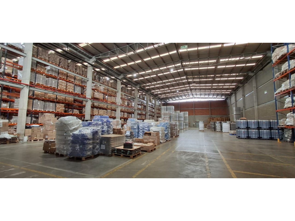 Arriendo bodega de 4521 metros en Centro Logístico Fontibon