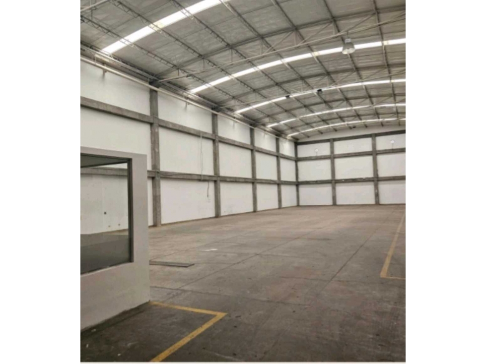 ARRIENDO BODEGA EN FONTIBON
