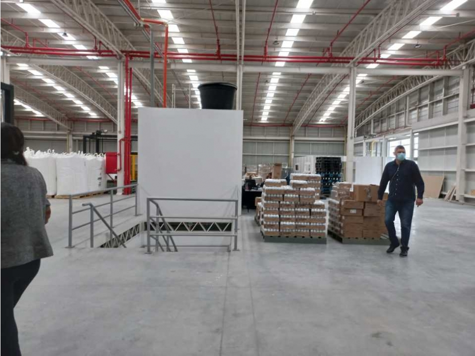 ARRIENDO BODEGA EN FUNZA CALLE 80 AUTOPISTA MEDELLIN - 2