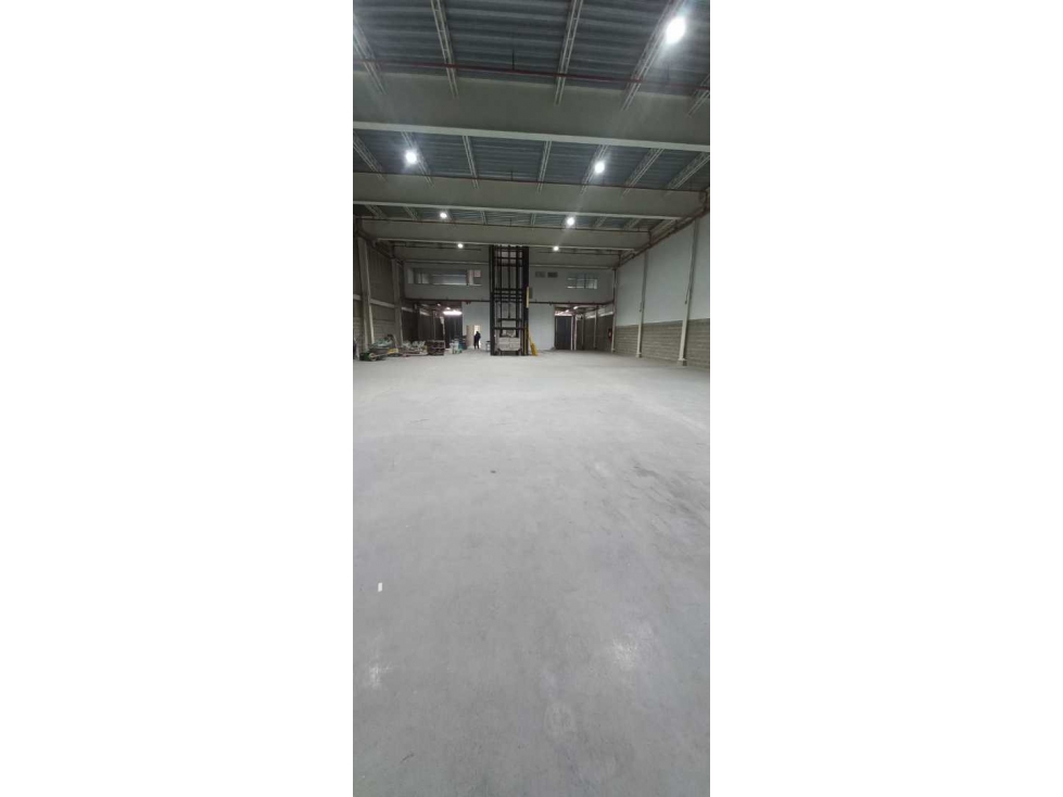 ARRIENDO BODEGA EN FUNZA CALLE 80 AUTOPISTA MEDELLIN - 4