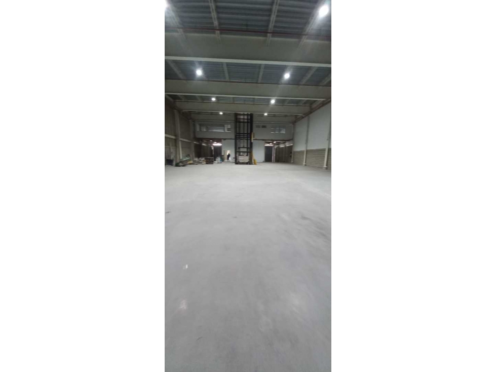 ARRIENDO BODEGA EN FUNZA CALLE 80 AUTOPISTA MEDELLIN - 3