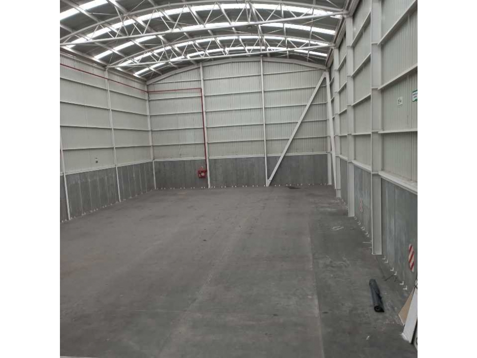 ARRIENDO BODEGA EN FUNZA CALLE 80 AUTOPISTA MEDELLIN - 5