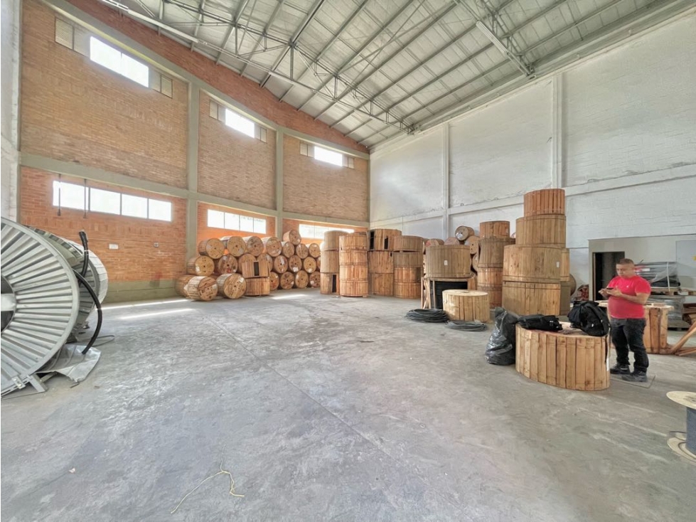 ARRIENDO / VENDO BODEGA EN PARQUE INDUSTRIAL DE GIRARDOTA, ANTIOQUIA - 1