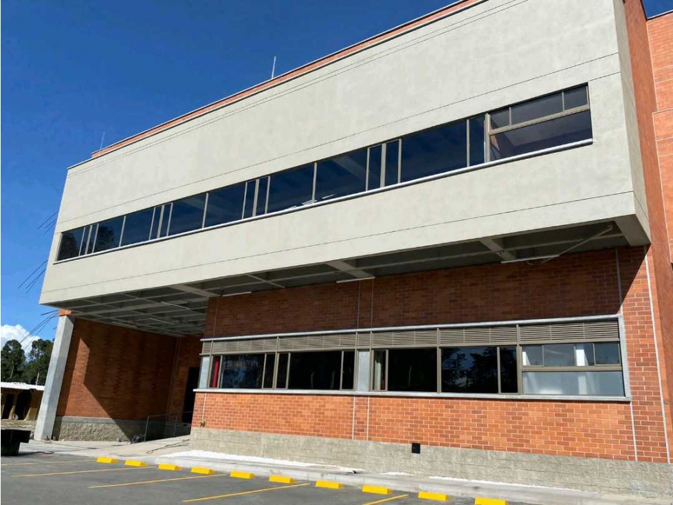 ARRIENDO BODEGA EN RIONEGRO, ZONA FRANCA - 2