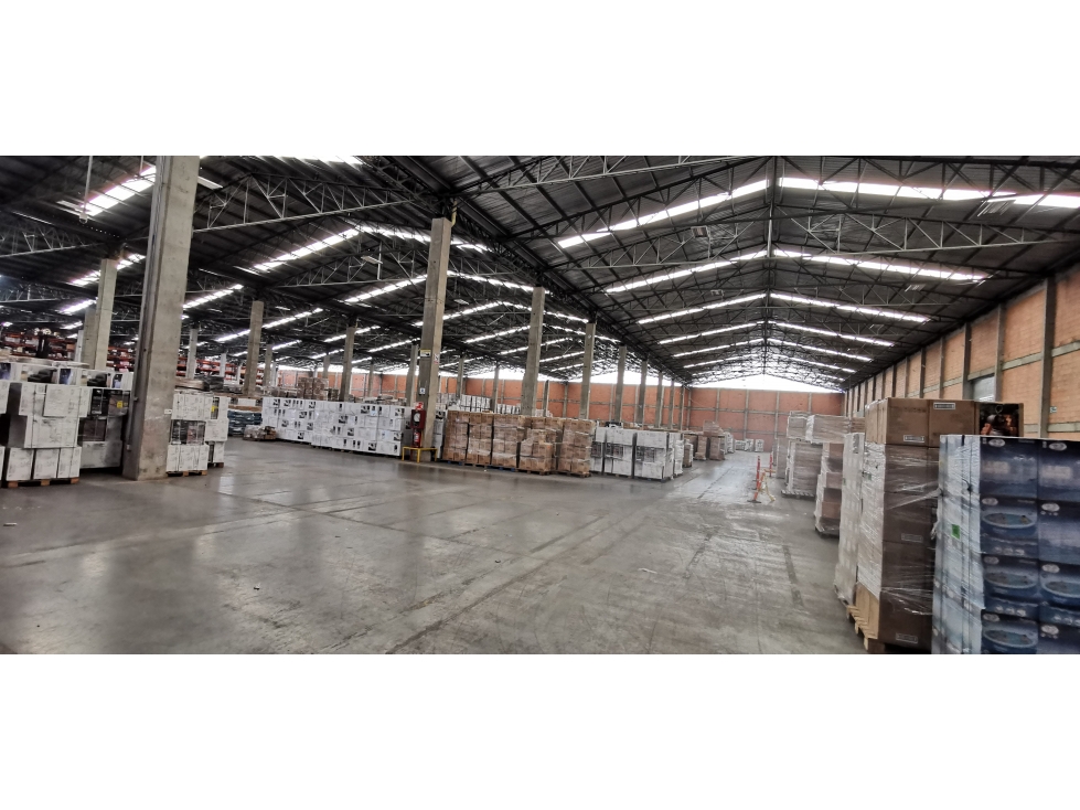 Arriendo Bodega Madrid Logística 2.550 M2 - 2
