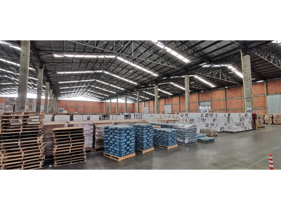 Arriendo Bodega Madrid Logística 2.550 M2 - 1