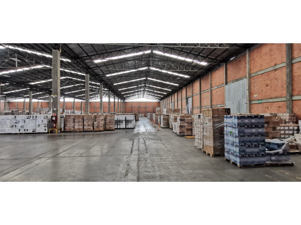 Arriendo Bodega Madrid Logística 2.550 M2 - 3
