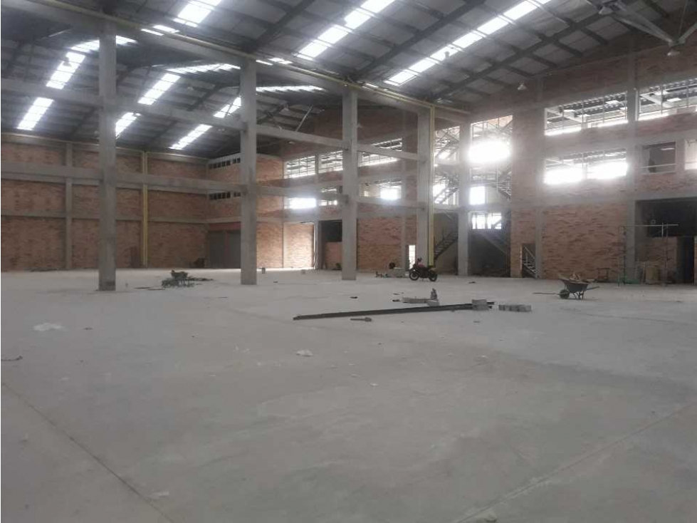 ARRIENDO BODEGA SIBERIA CALLE 80 AUTOPISTA MEDELLIN - 4
