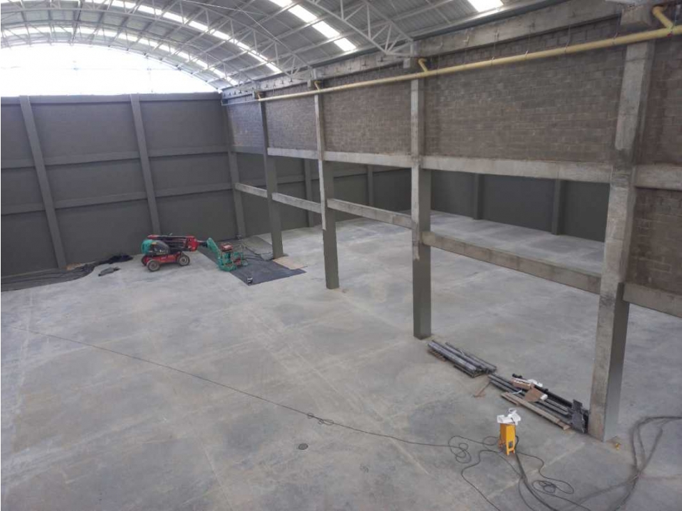 ARRIENDO BODEGA SIBERIA CALLE 80 - 3