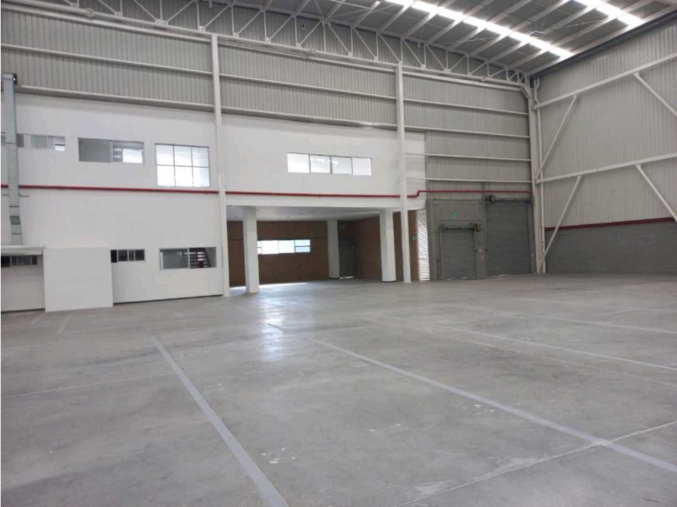 ARRIENDO BODEGA SIBERIA PARQUE INDUSTRIAL CALLE 80 - 2
