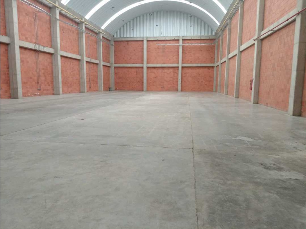 ARRIENDO BODEGA SIBERIA SIN PEAJE - 1