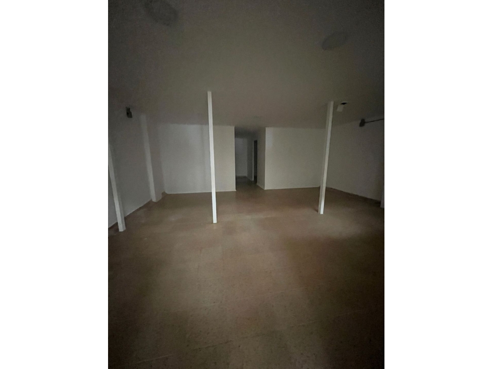 Arriendo Bodega y/o Local Comercial en Medellín Barrio Boston — foto 3