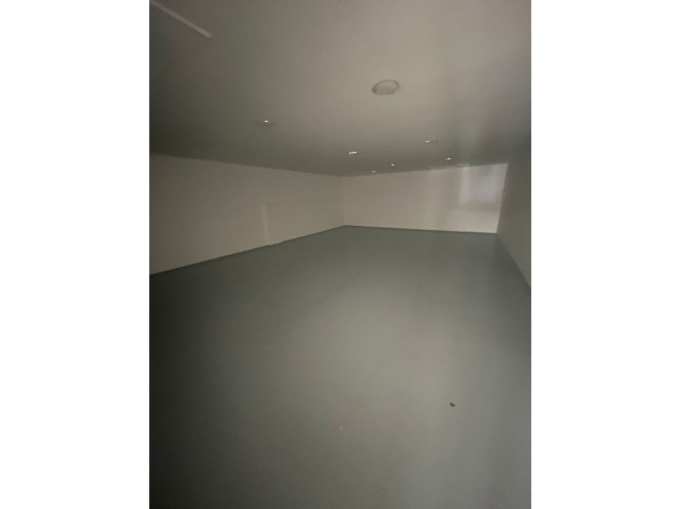 Arriendo Bodega y/o Local Comercial en Medellín Barrio Boston — foto 4