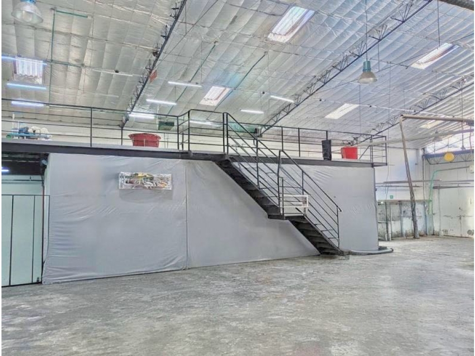 ARRIENDO BODEGA ZONA INDUSTRIAL DE BELÉN — foto 3