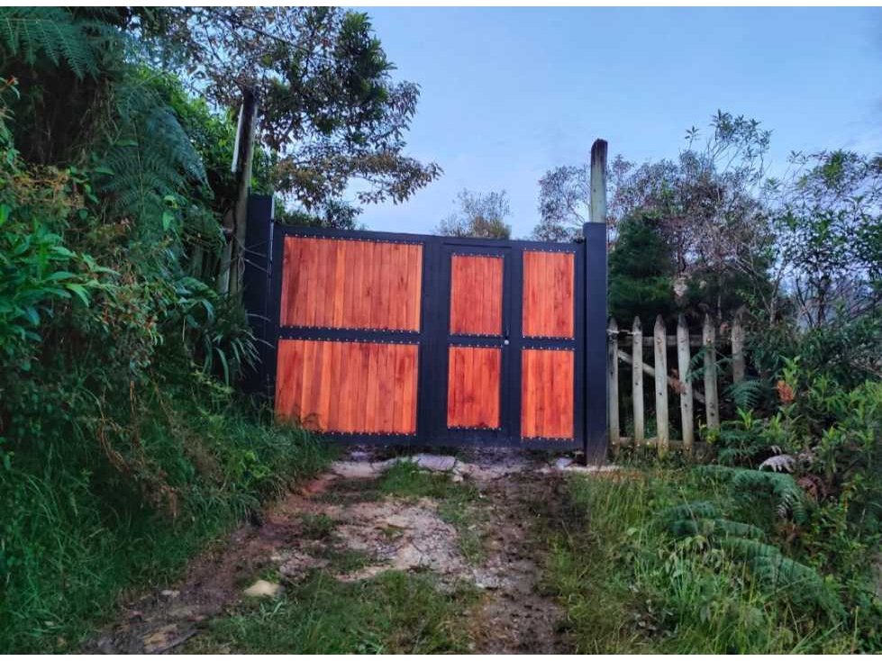 Venta cabaña, en Barro Blanco, El Rosario, Santa Elena, Medellín.