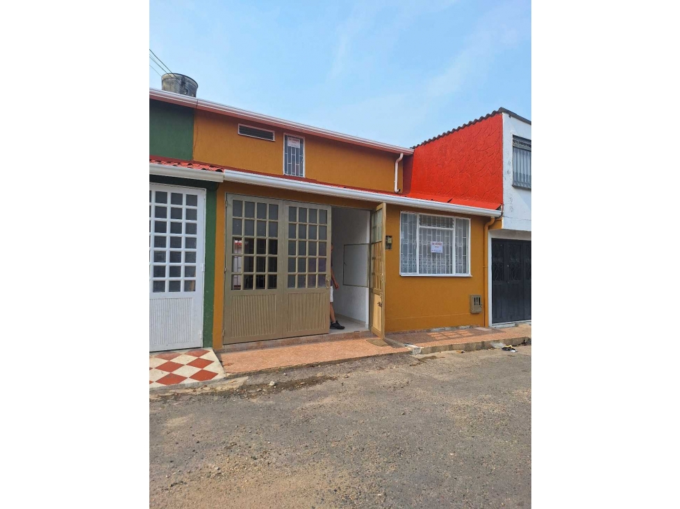 Arriendo y vendo casa ,2 pisos con garaje Barrio Jordan Villavicencio