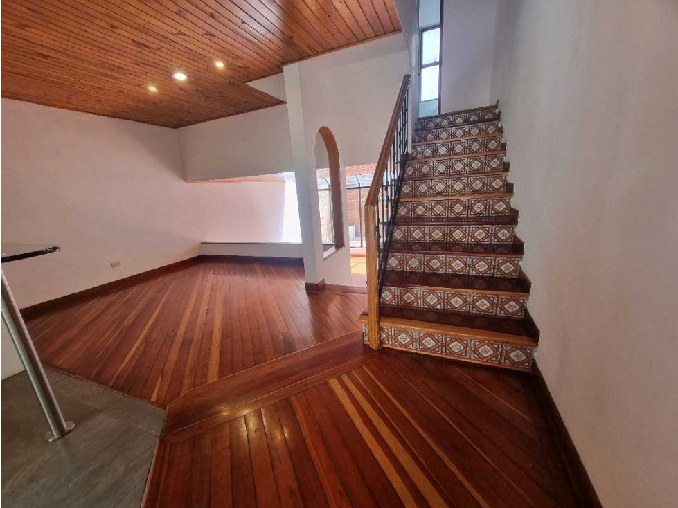 VENDO CASA CONJUNTO CERRADO 3 HABITACIONES CHICO NAVARRA BOGOTA