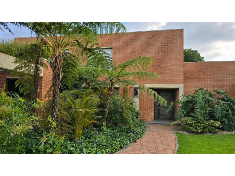 VENTA CASA 480m2 TERRAZA 1.400m2 (RENTANDO OCT 2028) SAN SIMON
