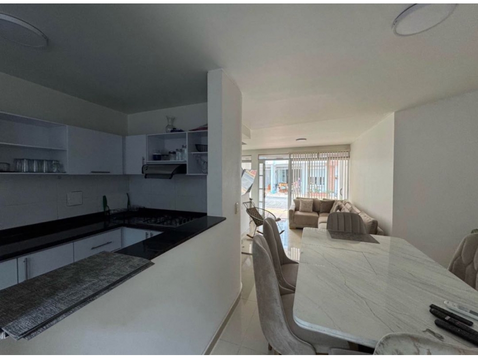 Arriendo casa amoblada en conjunto cerrado Villavicencio — foto 3