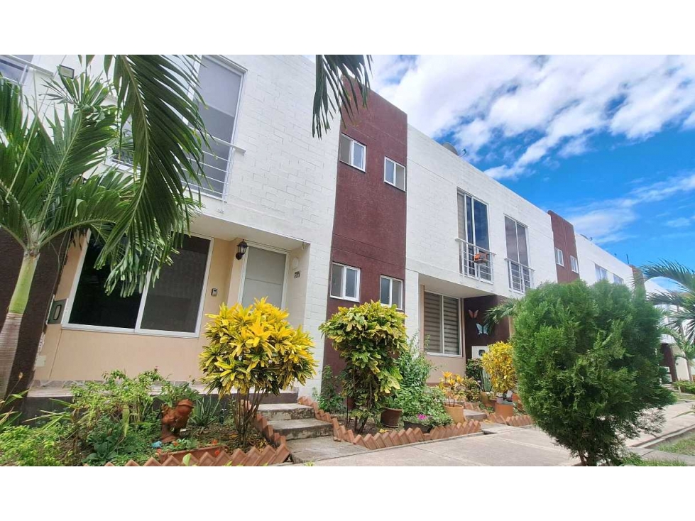 VENTA CASA AMOBLADA EN CONJUNTO CON PISCINA RICAURTE.