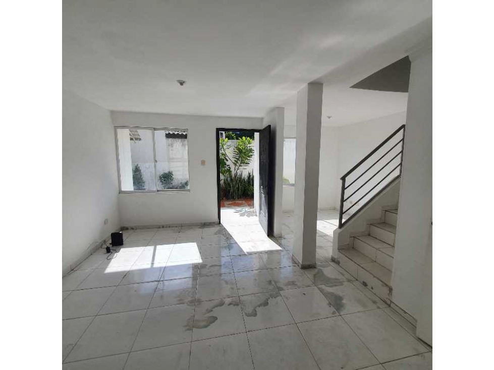 SE VENDE CASA BARRIO DANGOND - 3