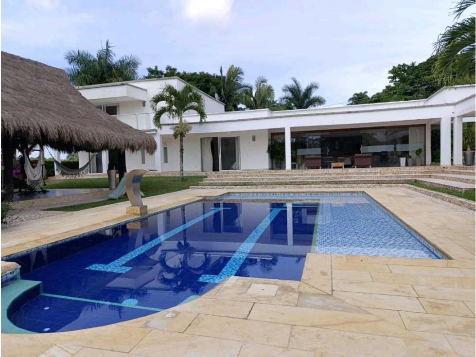 ARRIENDO CASA CAMPESTRE CON 2 CASAS CONSTRUIDAS EN CERRITOS,PEREIRA.