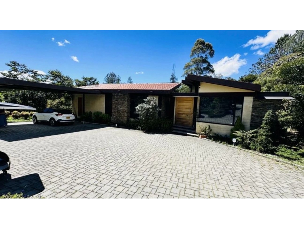 Arriendo casa campestre en El Retiro en unidad cerrada