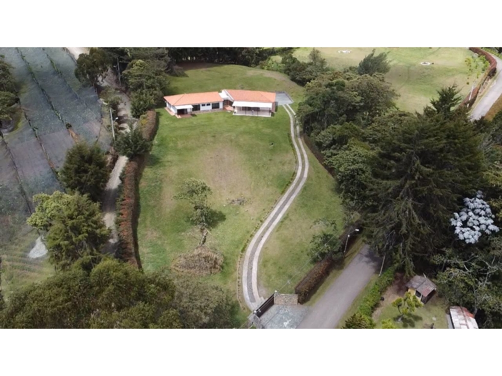 Arriendo casa campestre en La Esmeralda con agua propia