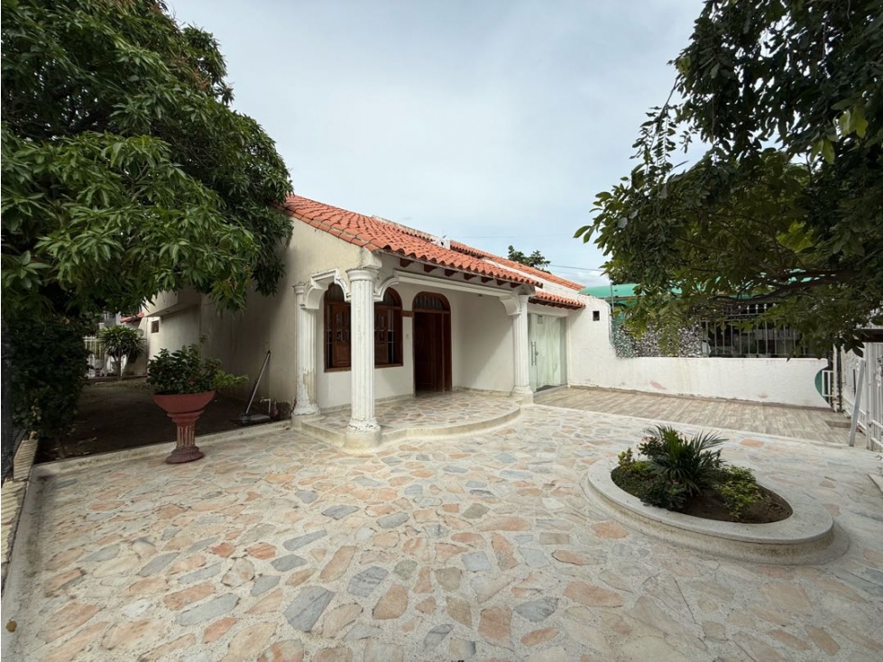 Arriendo casa comercial de esquina en El Prado, SMR - 1