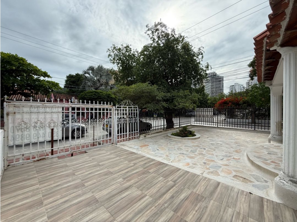 Arriendo casa comercial de esquina en El Prado, SMR - 4