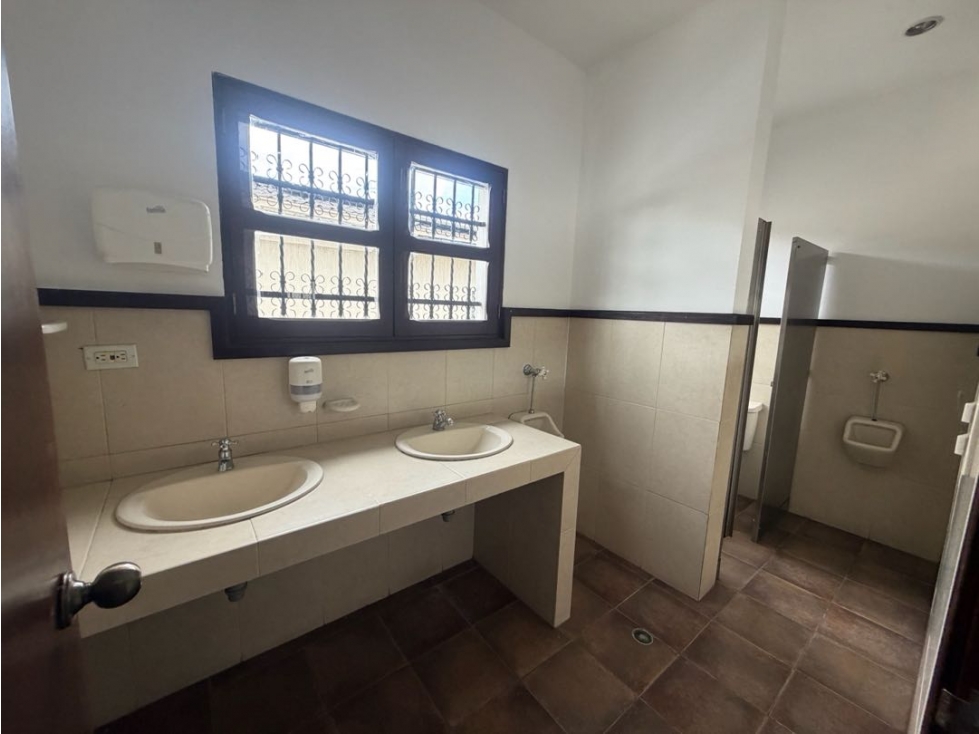 Arriendo Casa Comercial en la Circunvalar Pereira - 4