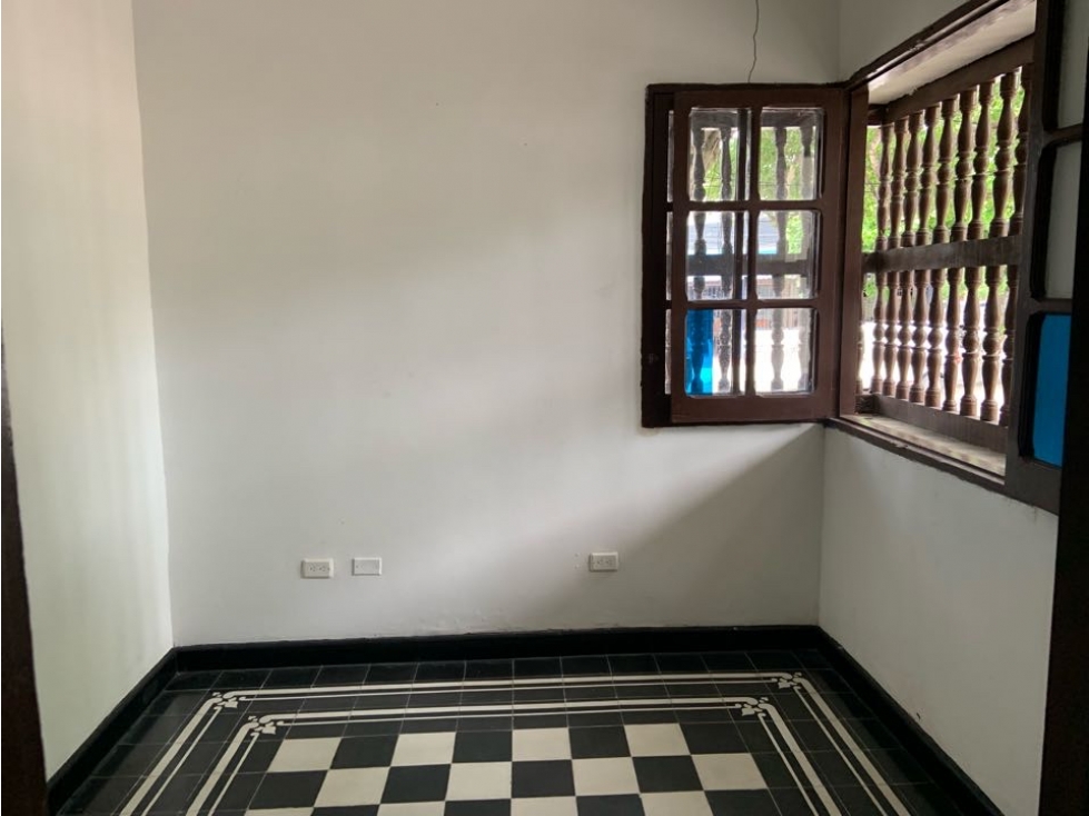 ARRIENDO CASA COMERCIAL ESQUINA - 4
