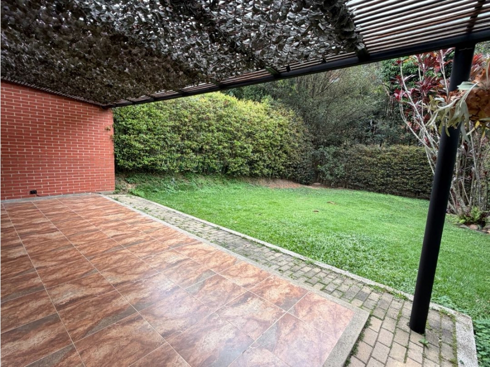 ARRIENDO CASA DE DOS NIVELES EN ENVIGADO LOMA LOS BENEDICTINOS — foto 6
