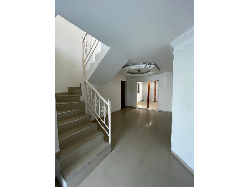 ARRIENDO CASA DUPLEX INDEPENDIENTE. 165MTS. 3 ALCOBAS. MIRAMAR