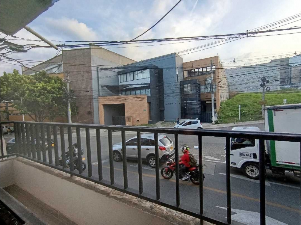 Arriendo casa en 2do. y3er. piso Itagüí, sector las bodegas - 5