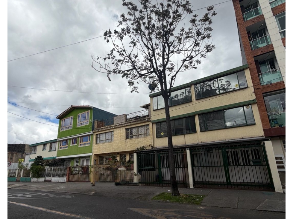 ARRIENDO | CASA EN BARRIO J. VARGAS Comercial / Residencial 262 m2