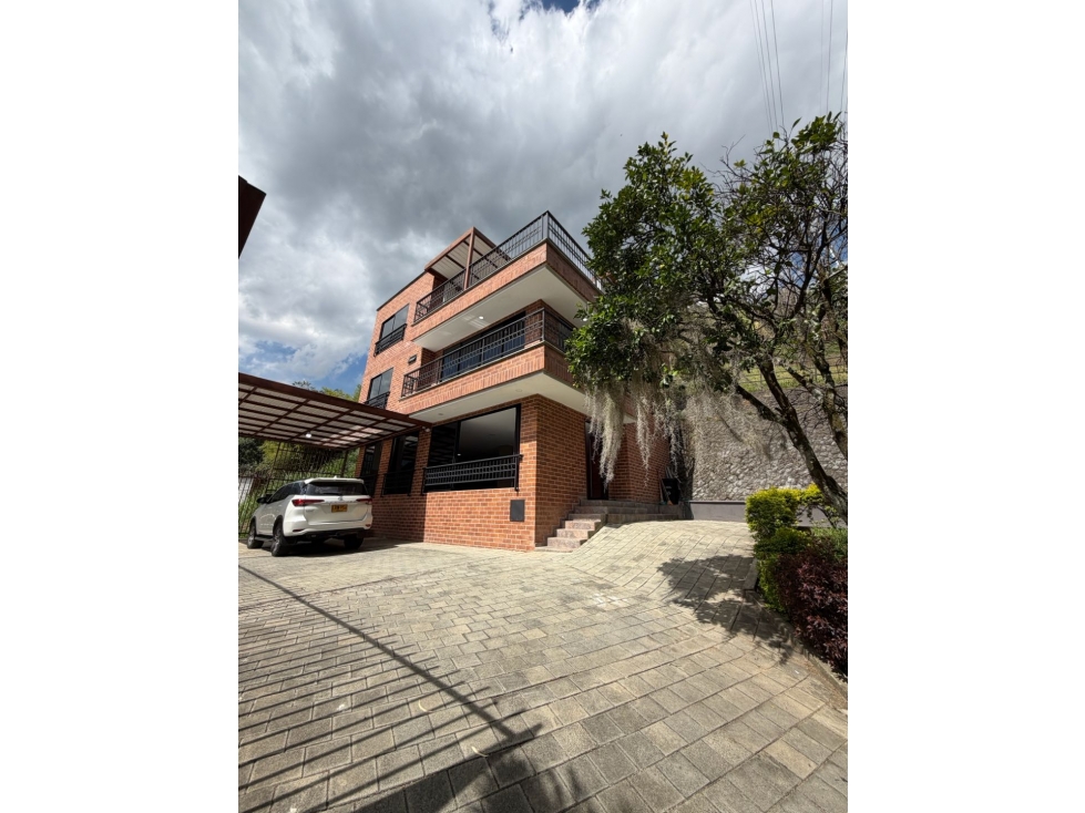 ARRIENDO CASA AMOBLADA ENVIGADO