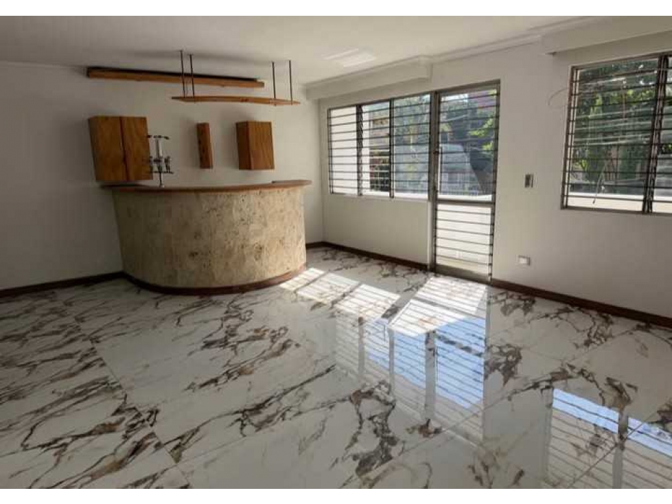Arriendo casa en Santa Teresita Laureles — foto 2